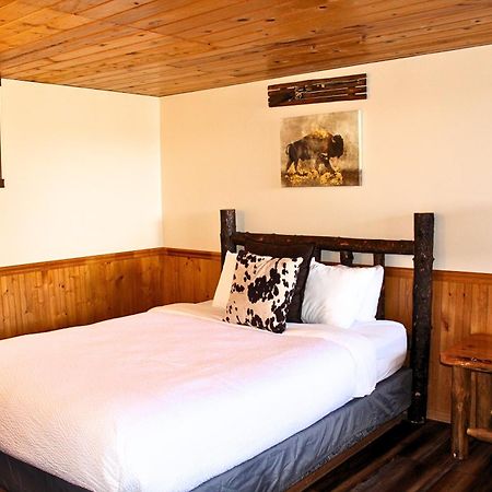 River Lodge Island Park Bagian luar foto