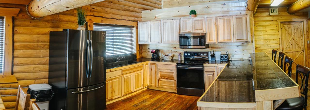 River Lodge Island Park Bagian luar foto
