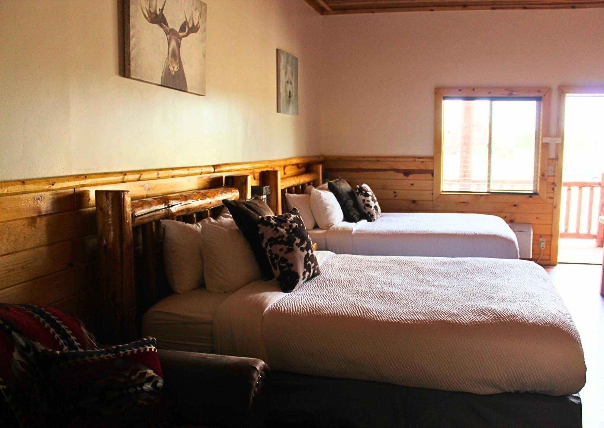 River Lodge Island Park Bagian luar foto