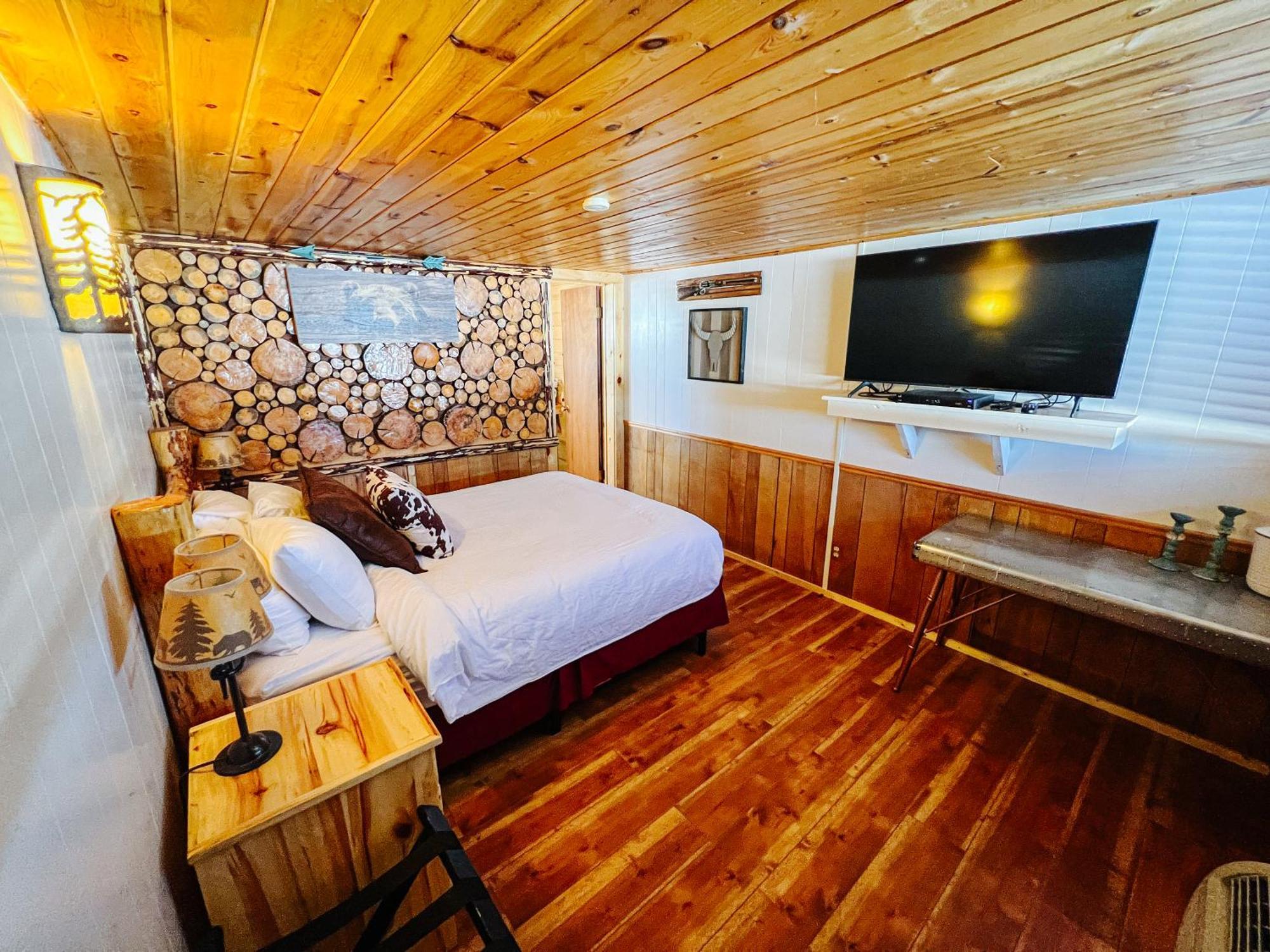 River Lodge Island Park Bagian luar foto