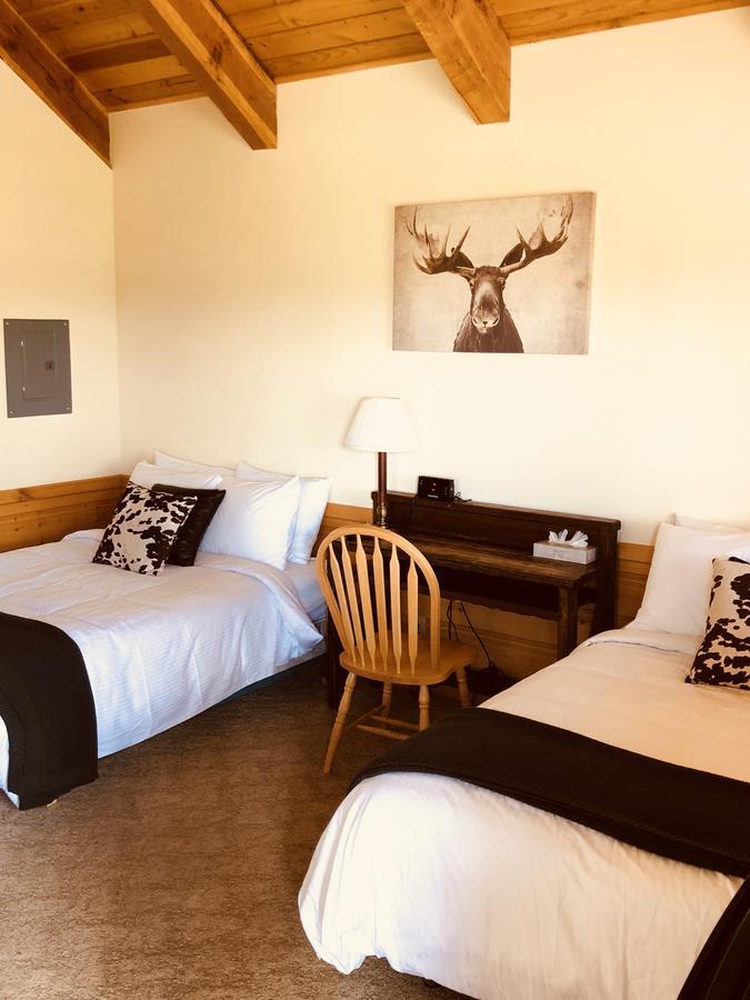 River Lodge Island Park Bagian luar foto